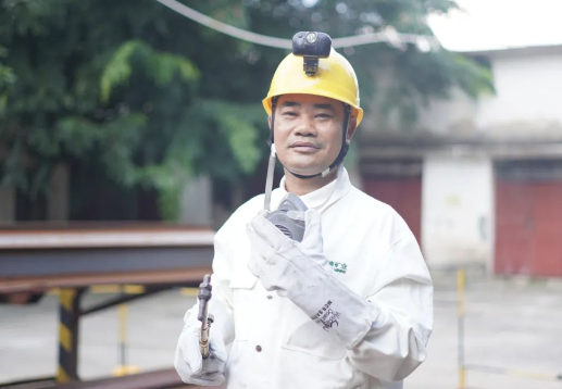 海南矿业员工李勇:全国表彰！海南矿业员工李勇荣膺全国劳动模范